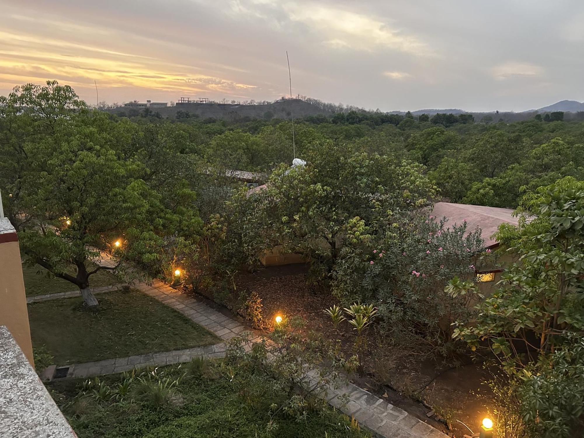 Gir Birding Lodge Sasan Gir Eksteriør bilde